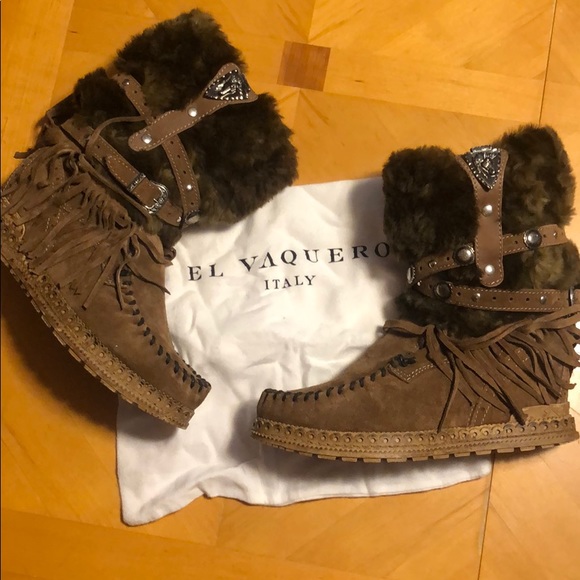 *SOLD* Big Sur Mocc Boots - Picture 2 of 9